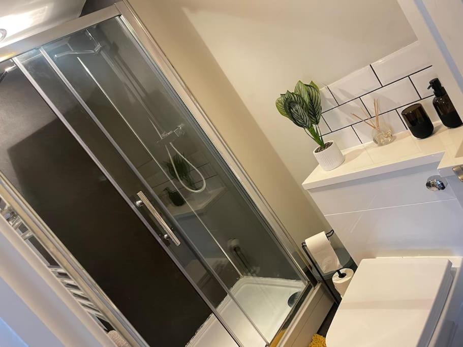 Maple House - 2 Bedroom House With Free Parking In Town By Shortstays4U Кінгс-Лінн Екстер'єр фото
