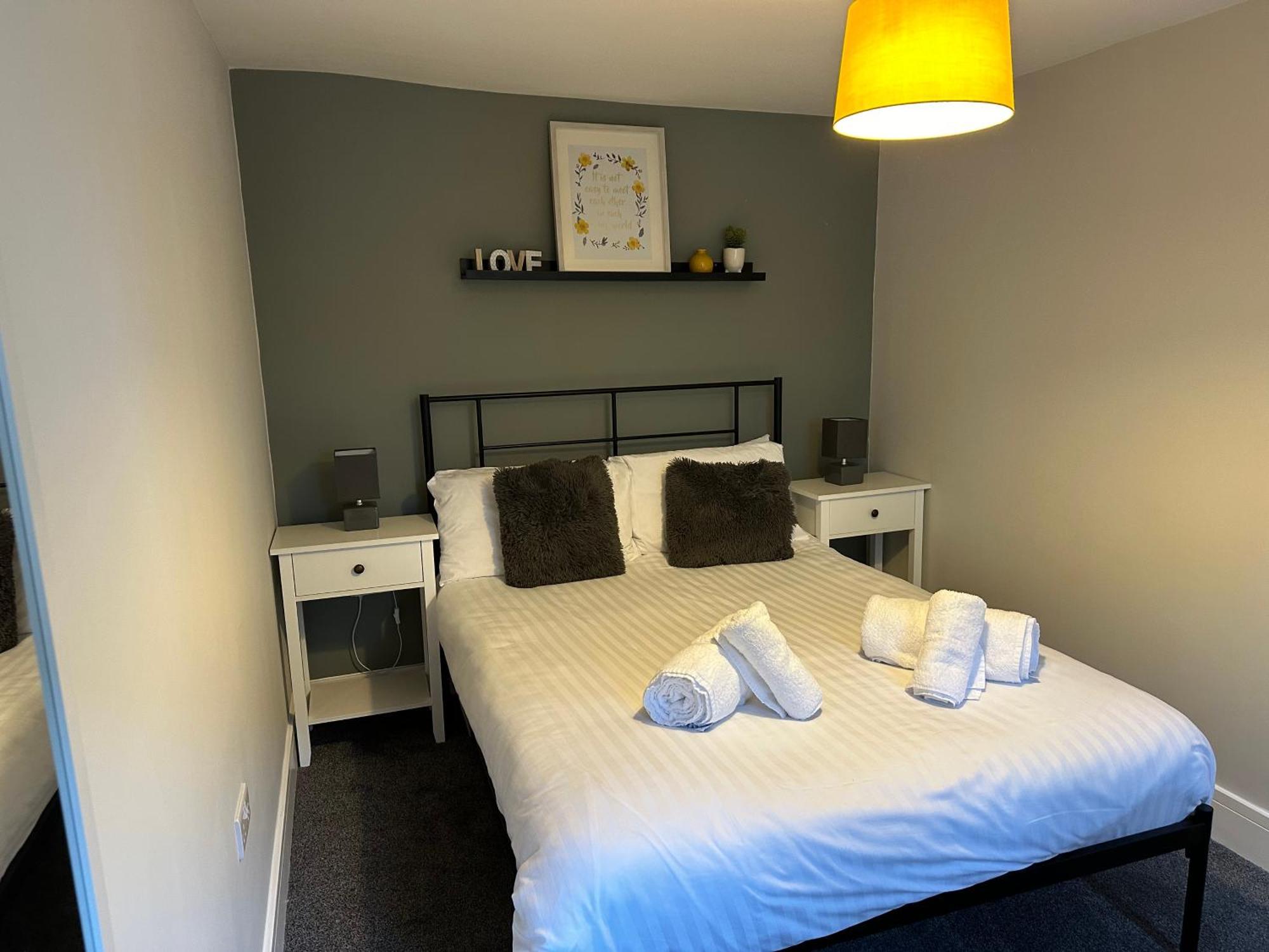 Maple House - 2 Bedroom House With Free Parking In Town By Shortstays4U Кінгс-Лінн Екстер'єр фото
